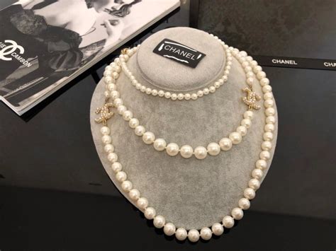 chanel black and white pearl necklace replica|Chanel knock off necklace.